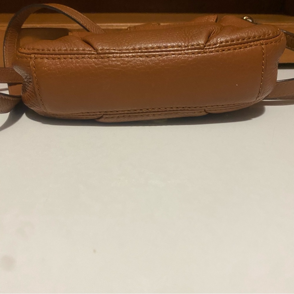 Michael Kors Charlton Crossbody - Picture 9 of 16
